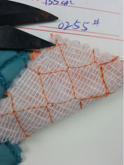 DG BITI 單線小四方格 A100-43夾棉 絲絨外套用 後面照